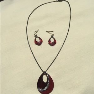 ⭐️SALE⭐️Necklace and Earring Set